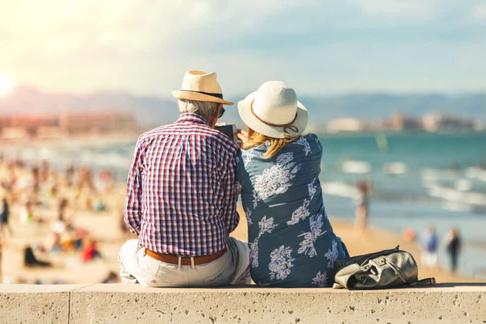 Couple-overlooking-the-beach